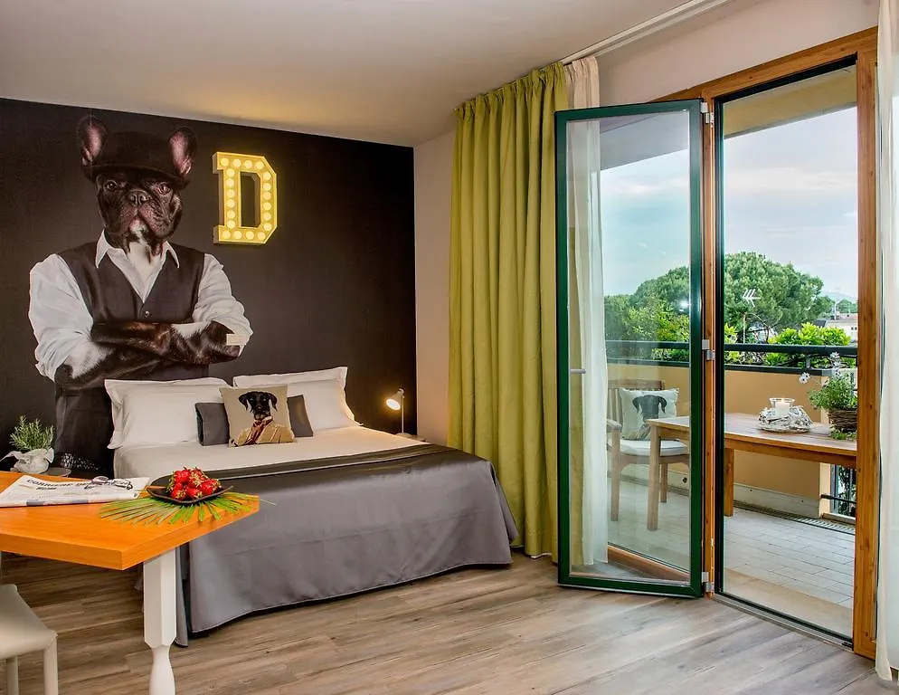 Hotel Dory Riccione 4*,